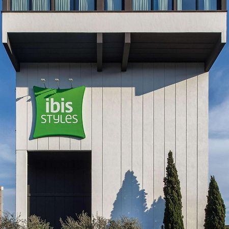 Hotel Ibis Styles Roma Aurelia Esterno foto