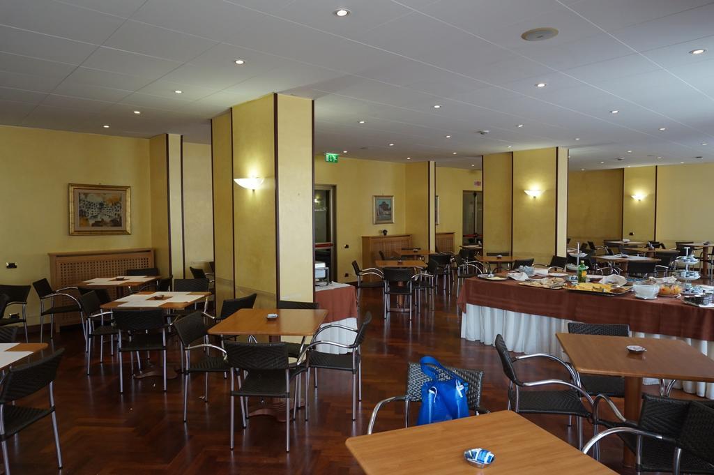 Hotel Ibis Styles Roma Aurelia Camera foto