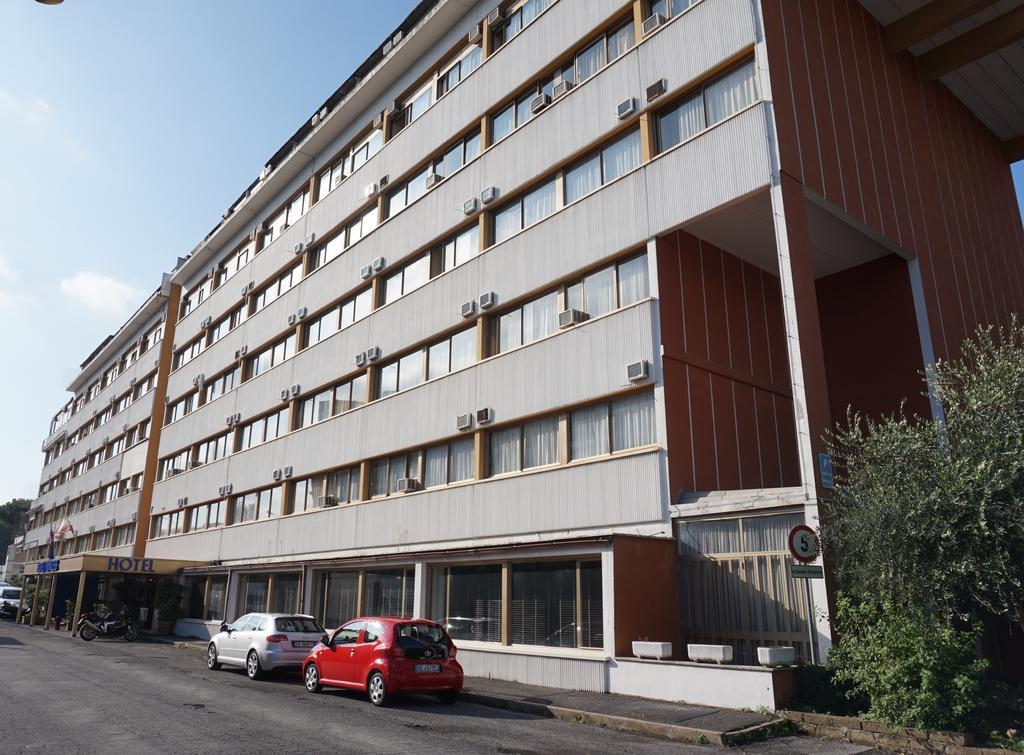 Hotel Ibis Styles Roma Aurelia Esterno foto