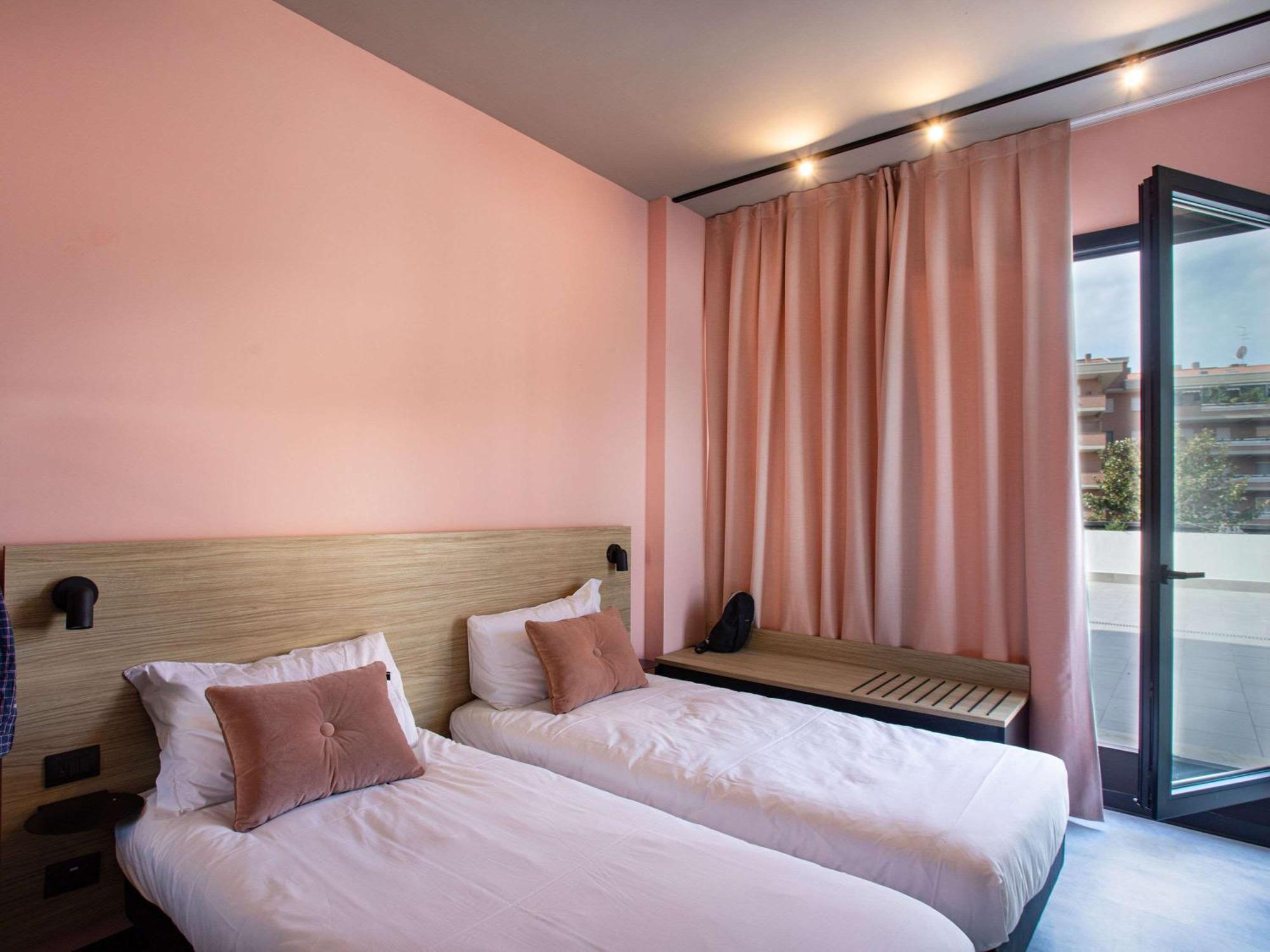 Hotel Ibis Styles Roma Aurelia Esterno foto