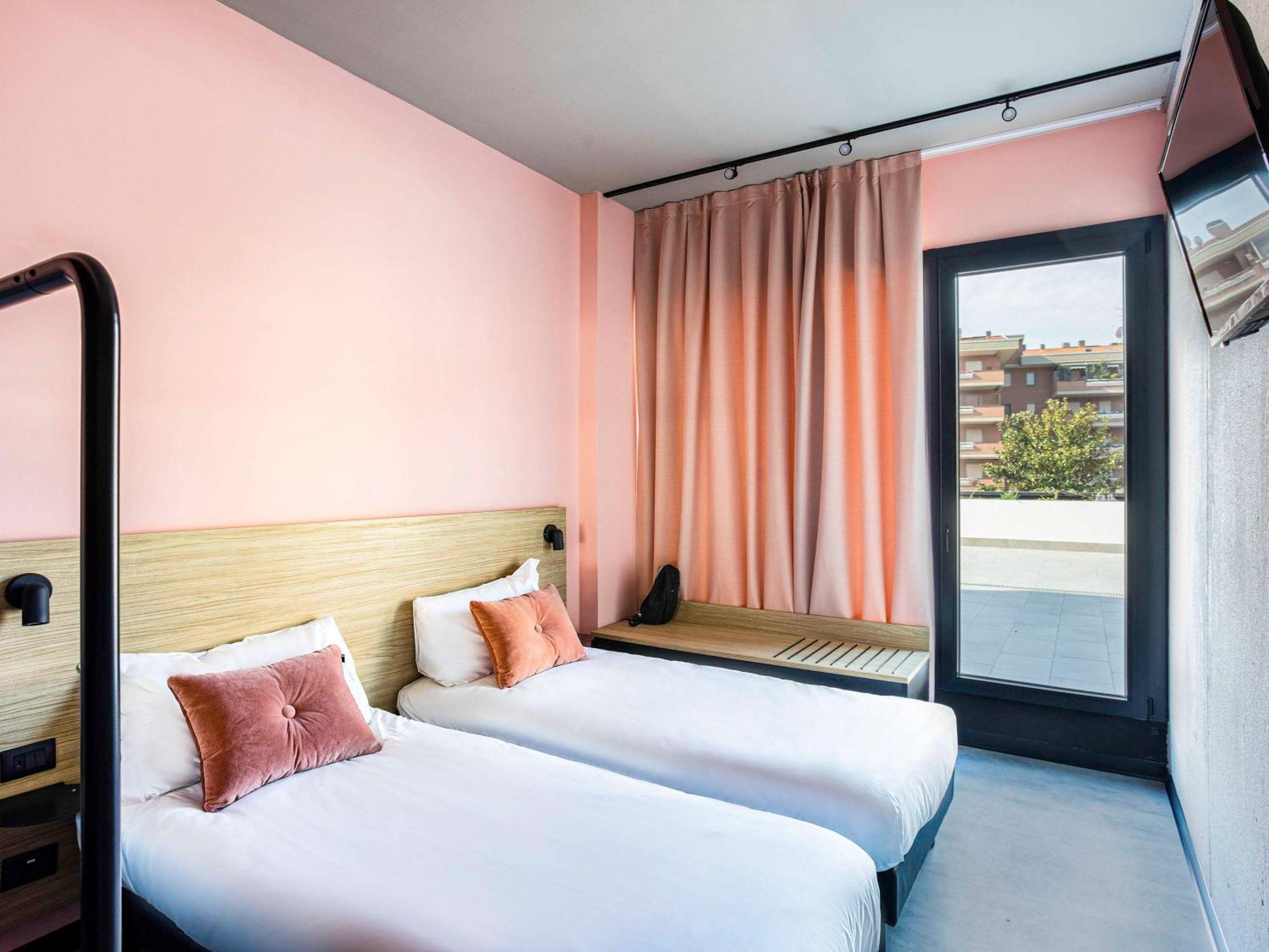 Hotel Ibis Styles Roma Aurelia Esterno foto