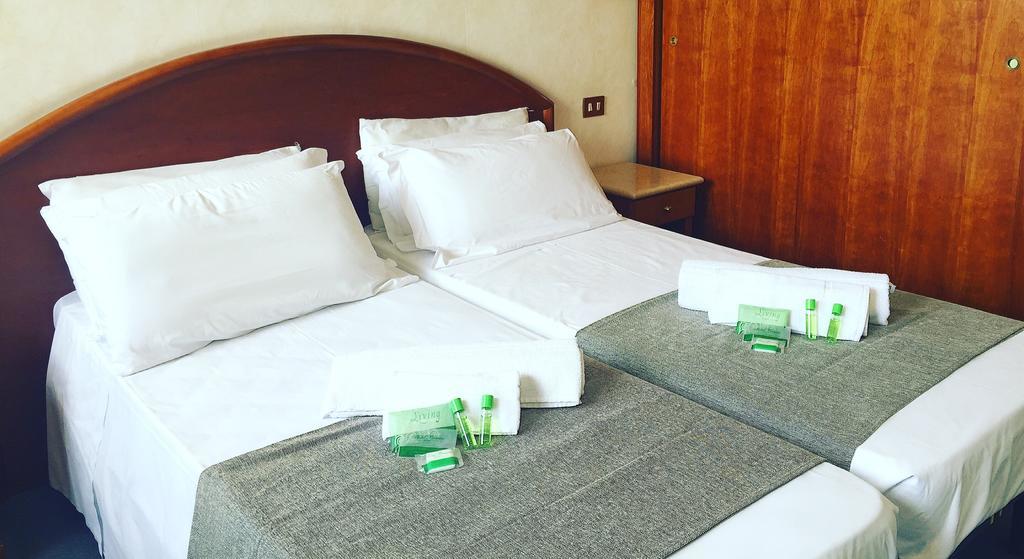 Hotel Ibis Styles Roma Aurelia Esterno foto